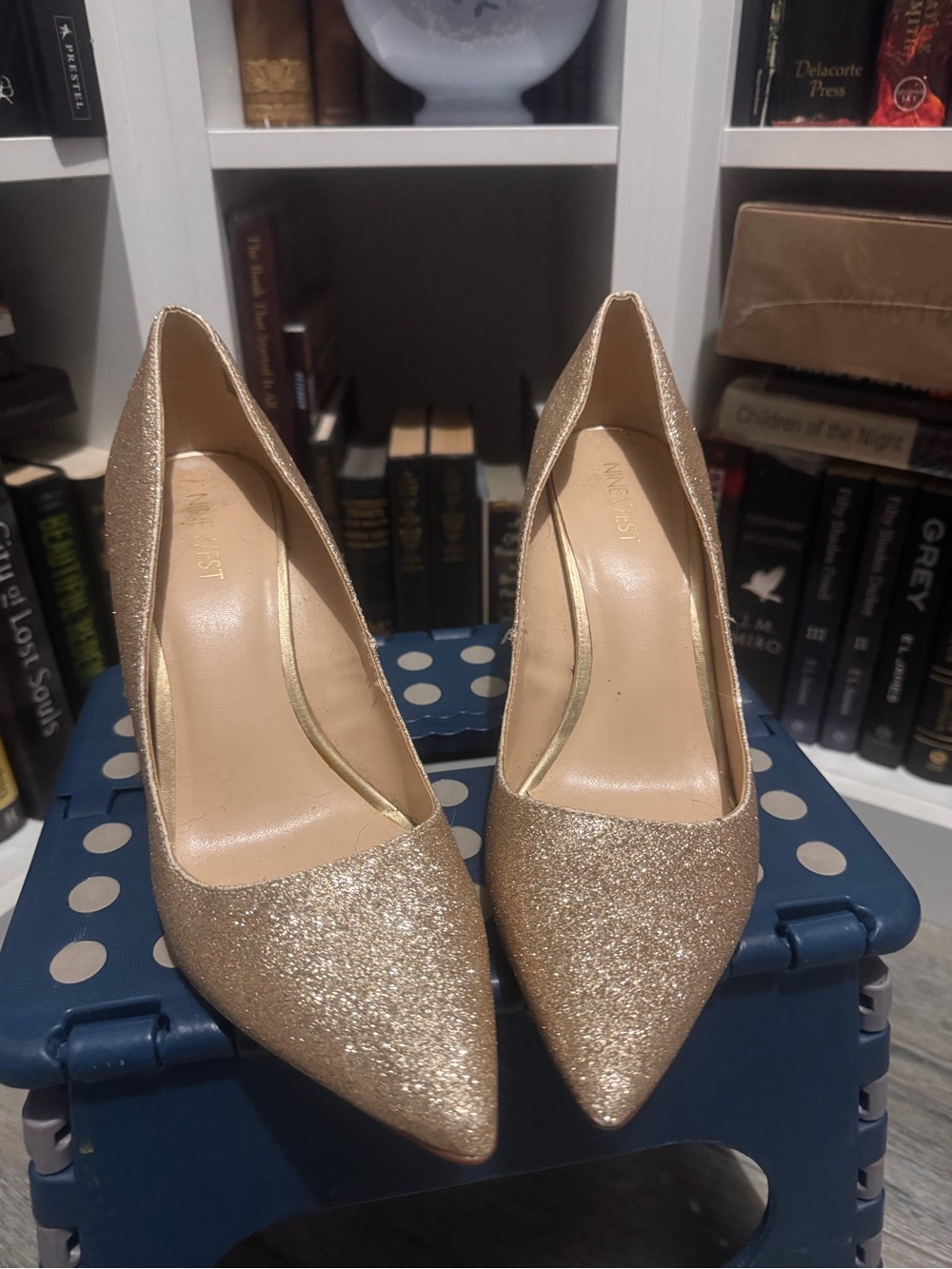Nine West Women's Pointed Glitter Pump - Gold